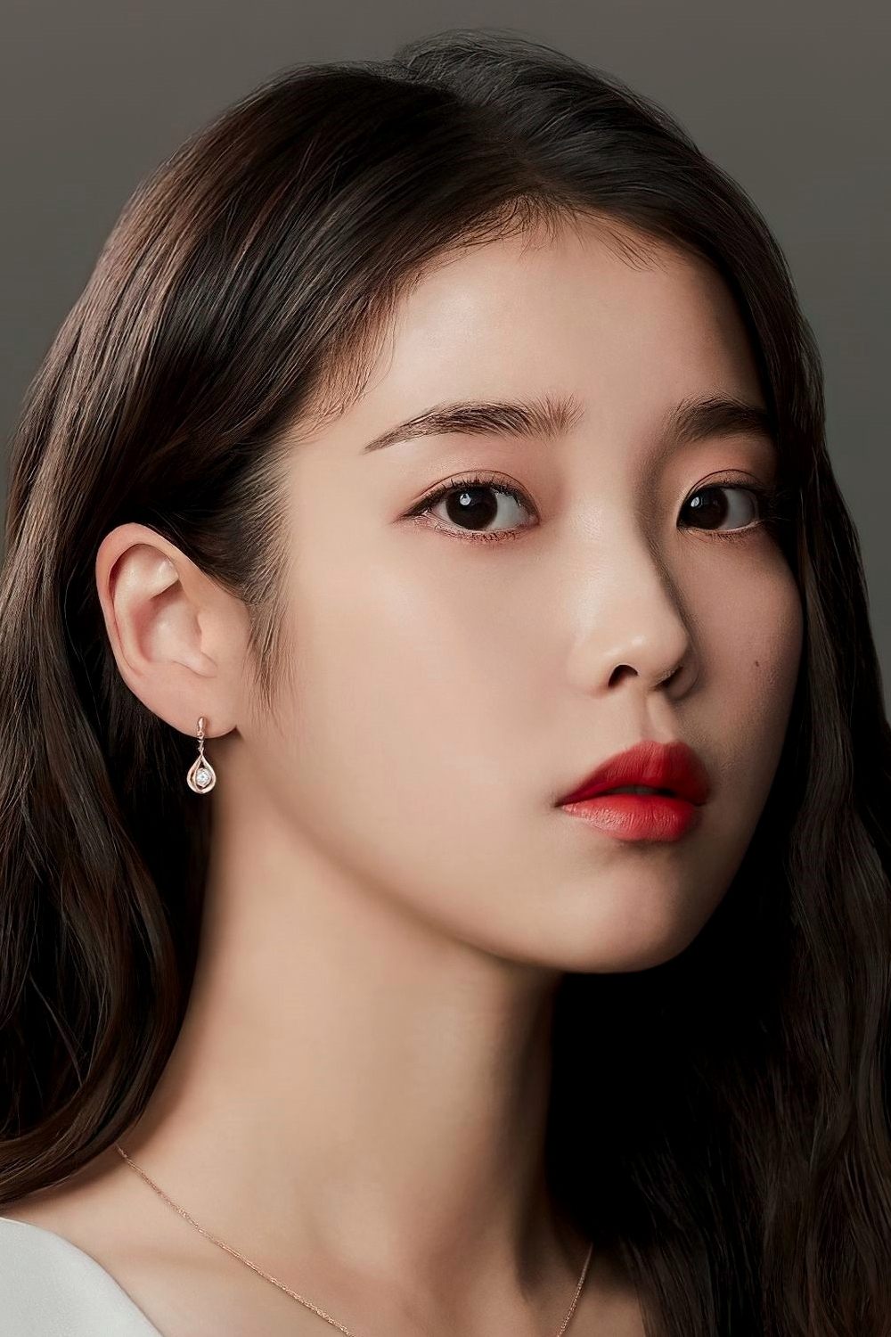 Lee Ji-eun (IU)